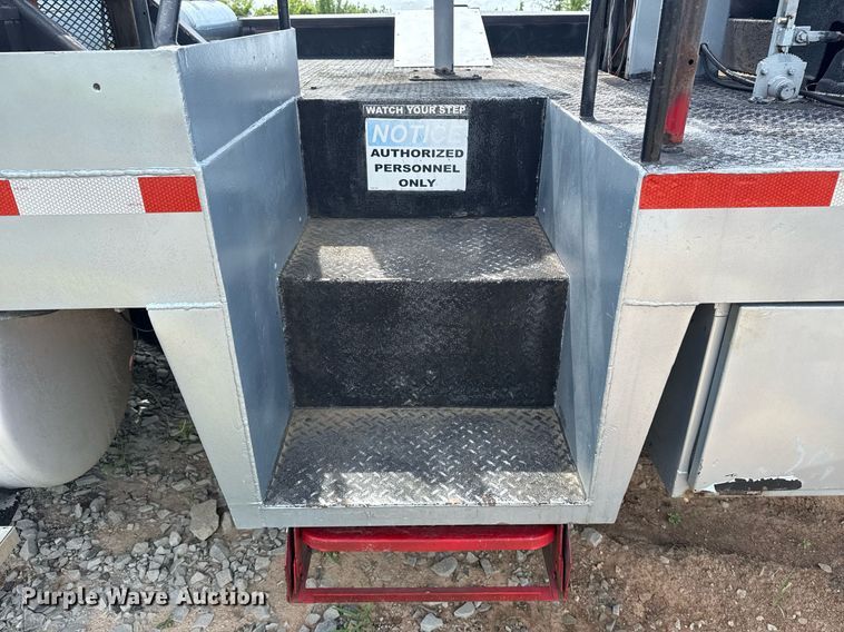 image for item DS3774 2009 Freightliner Business Class M2 swab truck