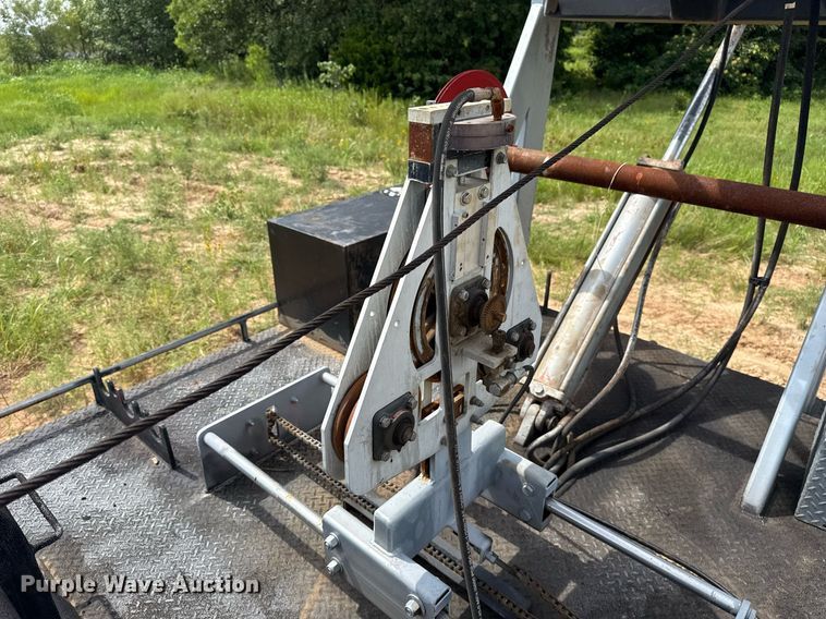 image for item DS3774 2009 Freightliner Business Class M2 swab truck