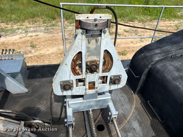 image for item DS3774 2009 Freightliner Business Class M2 swab truck