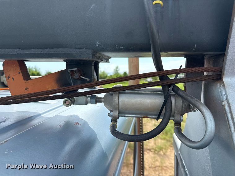 image for item DS3774 2009 Freightliner Business Class M2 swab truck