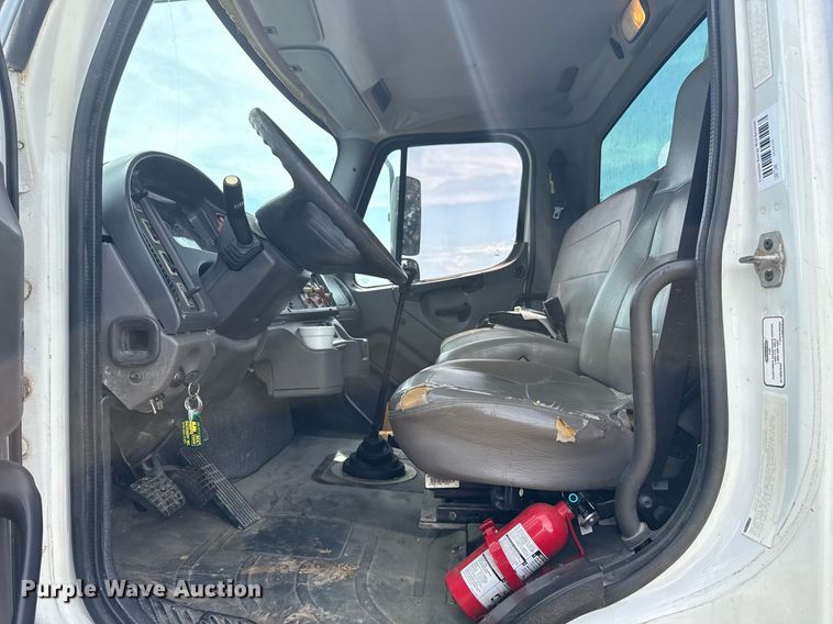 image for item DS3774 2009 Freightliner Business Class M2 swab truck