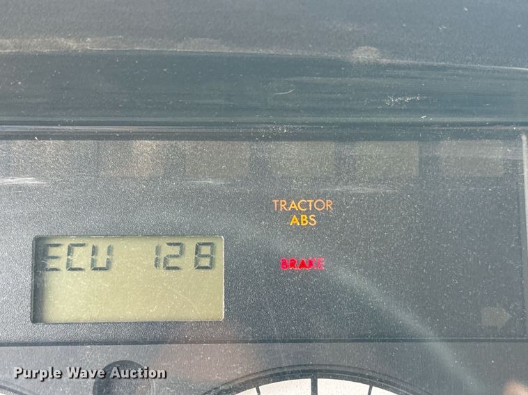 image for item DS3774 2009 Freightliner Business Class M2 swab truck