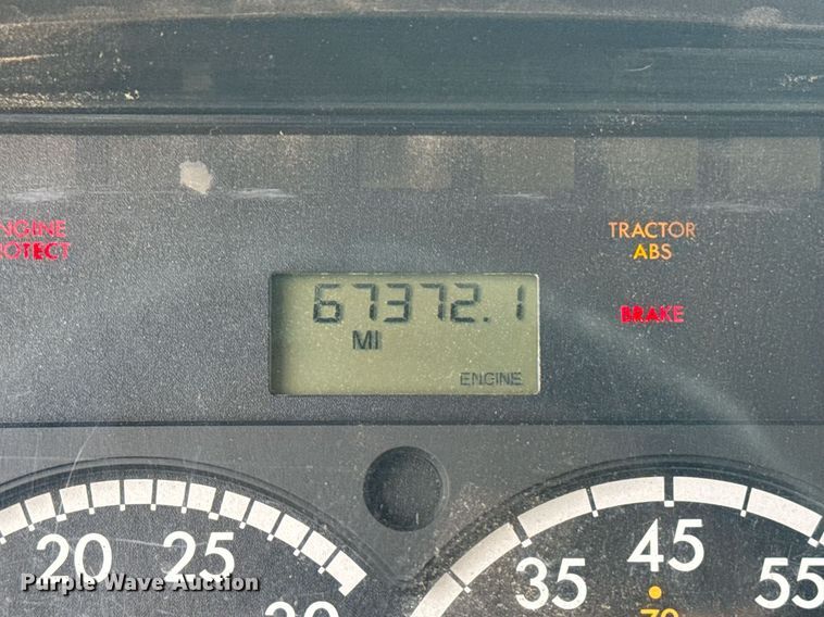 image for item DS3774 2009 Freightliner Business Class M2 swab truck