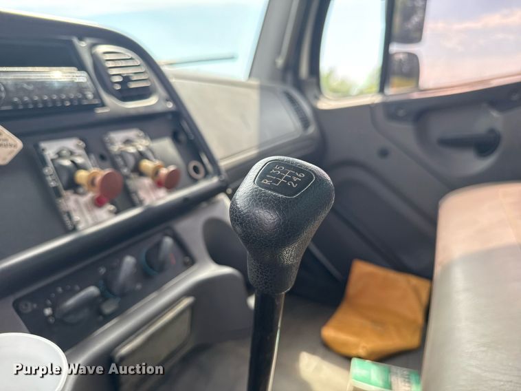 image for item DS3774 2009 Freightliner Business Class M2 swab truck