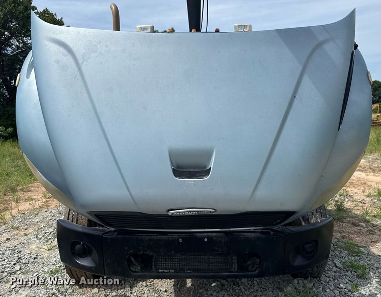 image for item DS3774 2009 Freightliner Business Class M2 swab truck