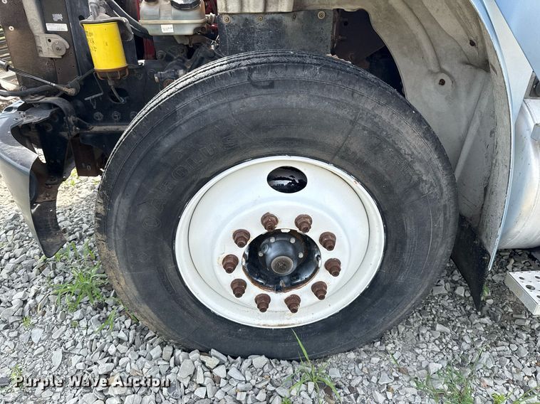 image for item DS3774 2009 Freightliner Business Class M2 swab truck