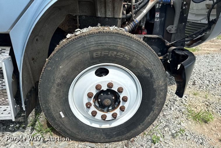 image for item DS3774 2009 Freightliner Business Class M2 swab truck