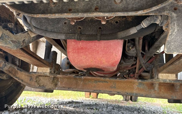 image for item DS3774 2009 Freightliner Business Class M2 swab truck