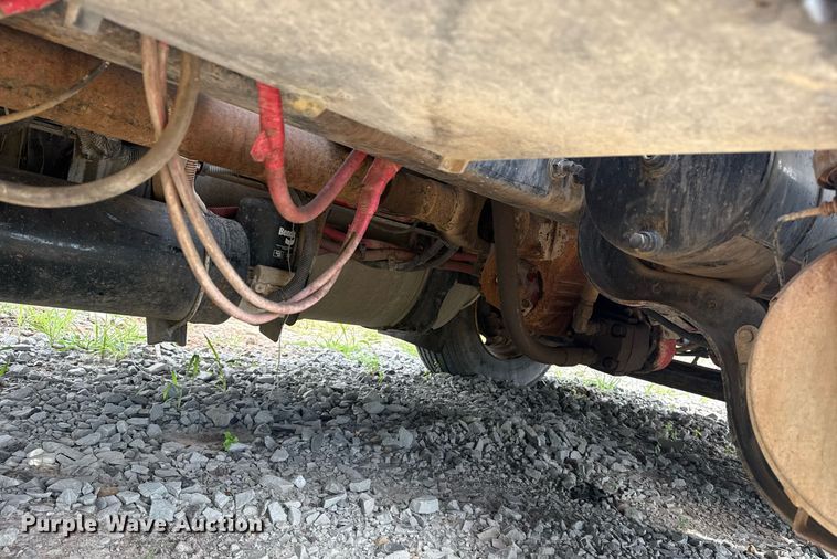 image for item DS3774 2009 Freightliner Business Class M2 swab truck