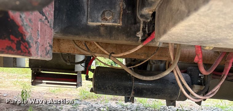 image for item DS3774 2009 Freightliner Business Class M2 swab truck