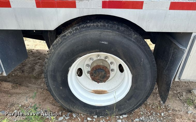 image for item DS3774 2009 Freightliner Business Class M2 swab truck