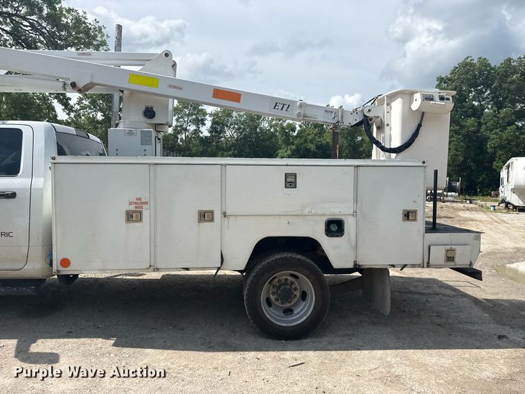 image for item DS3777 2012 Dodge Ram 4500 bucket truck