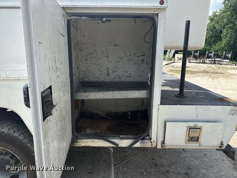 image for item DS3777 2012 Dodge Ram 4500 bucket truck