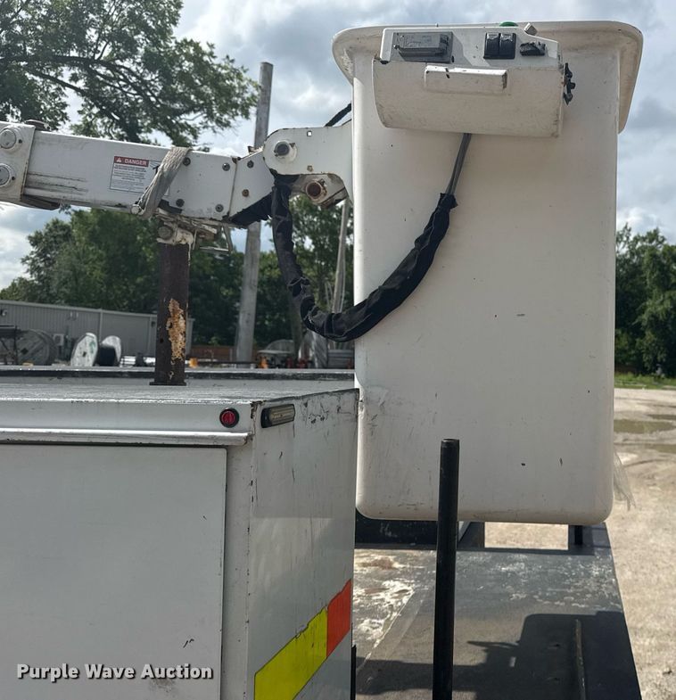 image for item DS3777 2012 Dodge Ram 4500 bucket truck