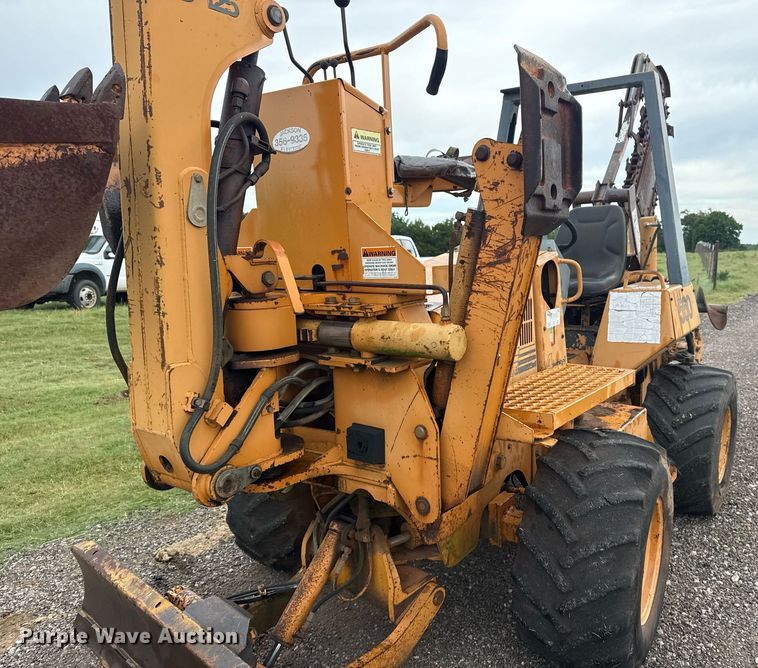 image for item DS3780 1996 Case 560 trencher