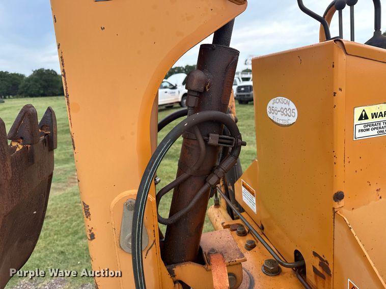 image for item DS3780 1996 Case 560 trencher