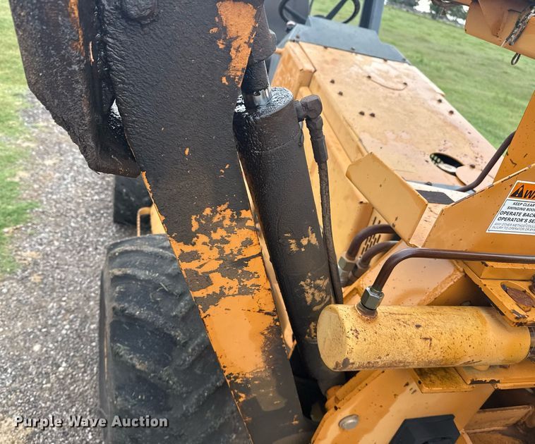 image for item DS3780 1996 Case 560 trencher