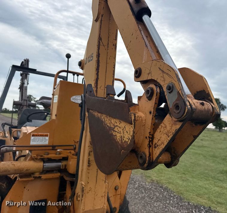 image for item DS3780 1996 Case 560 trencher