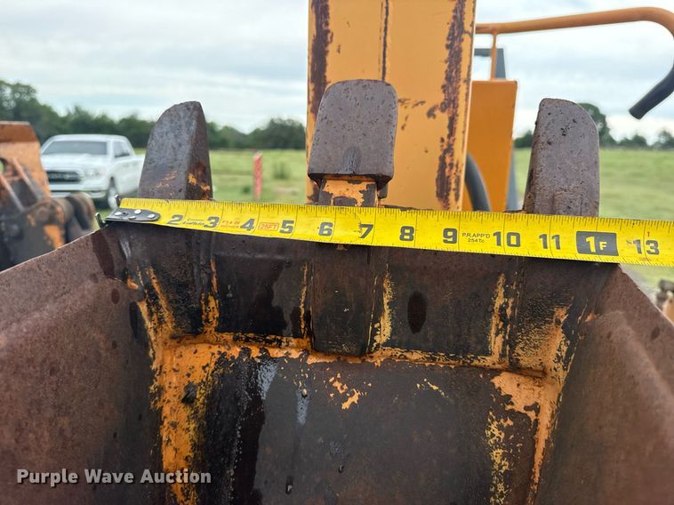 image for item DS3780 1996 Case 560 trencher