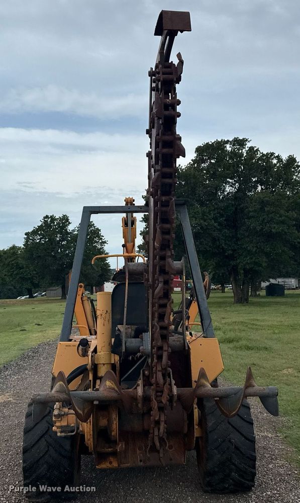 image for item DS3780 1996 Case 560 trencher