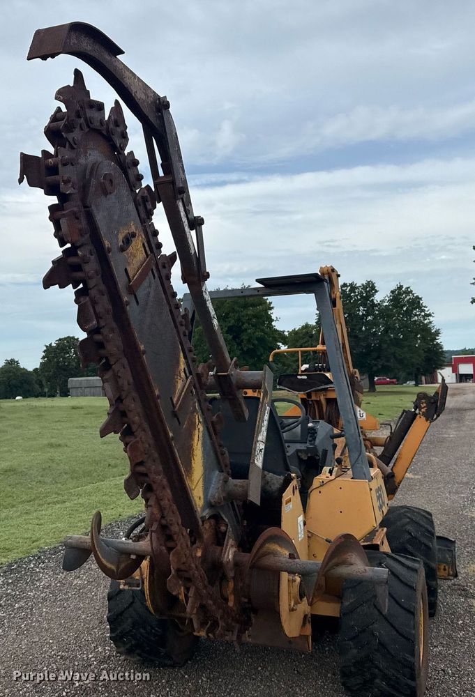 image for item DS3780 1996 Case 560 trencher