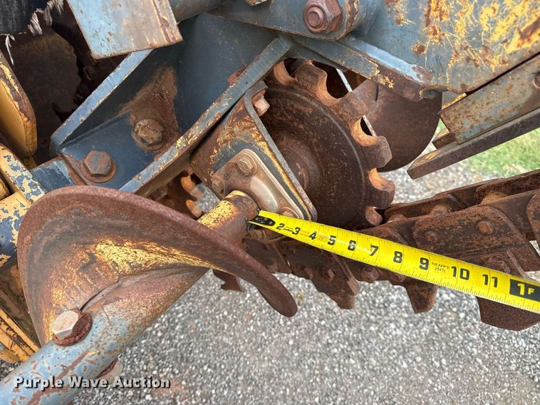 image for item DS3780 1996 Case 560 trencher