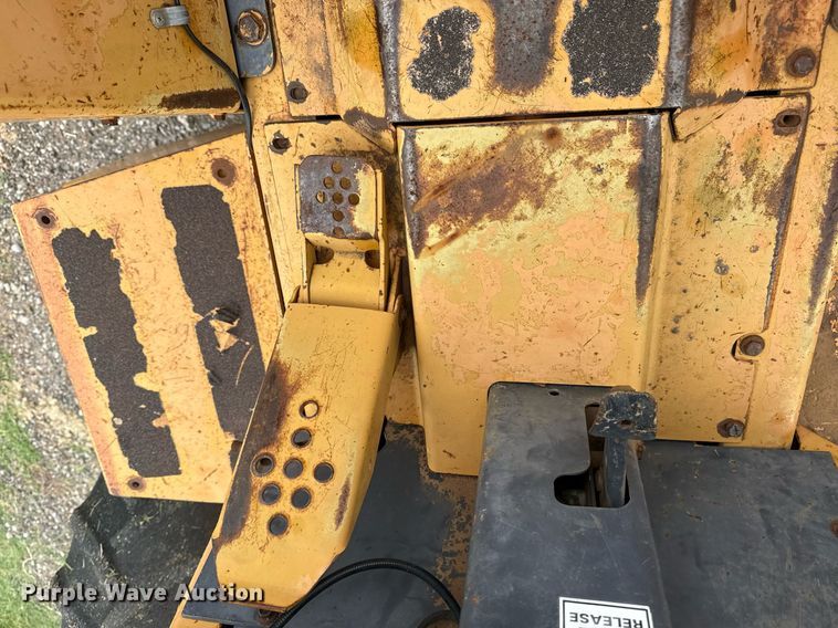 image for item DS3780 1996 Case 560 trencher