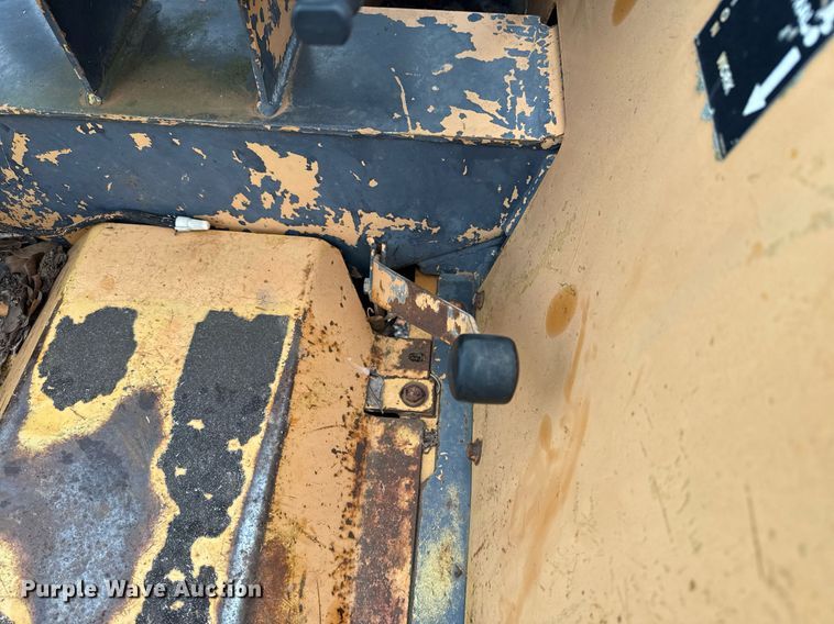 image for item DS3780 1996 Case 560 trencher