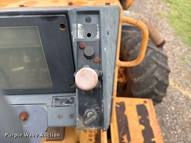 image for item DS3780 1996 Case 560 trencher