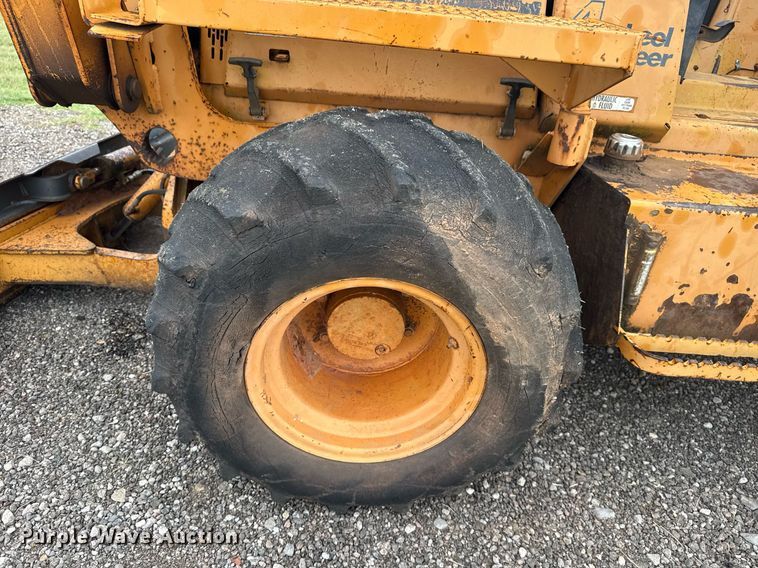 image for item DS3780 1996 Case 560 trencher