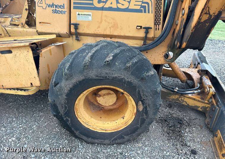 image for item DS3780 1996 Case 560 trencher