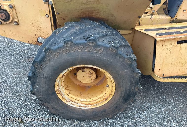 image for item DS3780 1996 Case 560 trencher