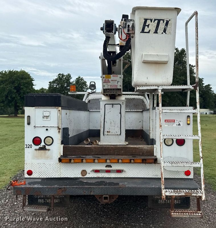 image for item DS3781 2006 Ford F550  bucket truck