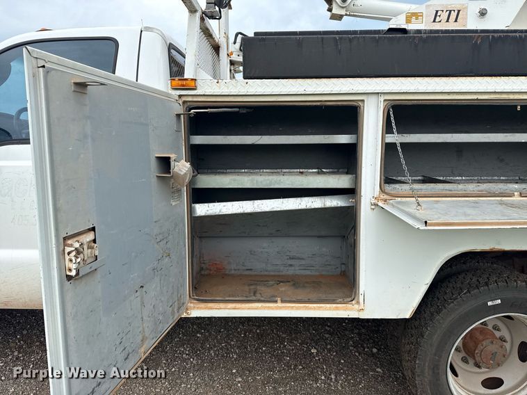 image for item DS3781 2006 Ford F550  bucket truck