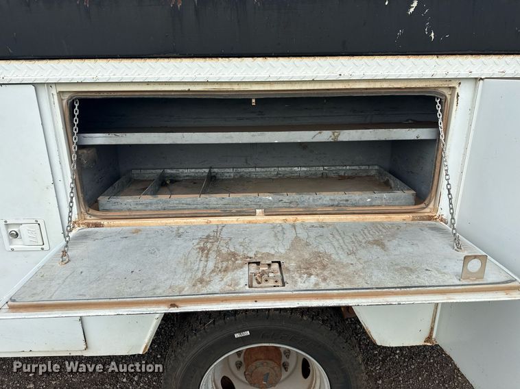 image for item DS3781 2006 Ford F550  bucket truck