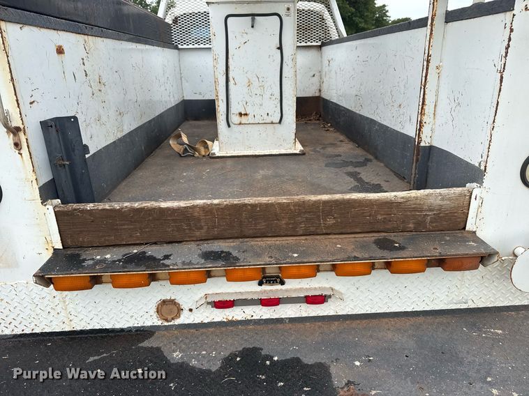 image for item DS3781 2006 Ford F550  bucket truck