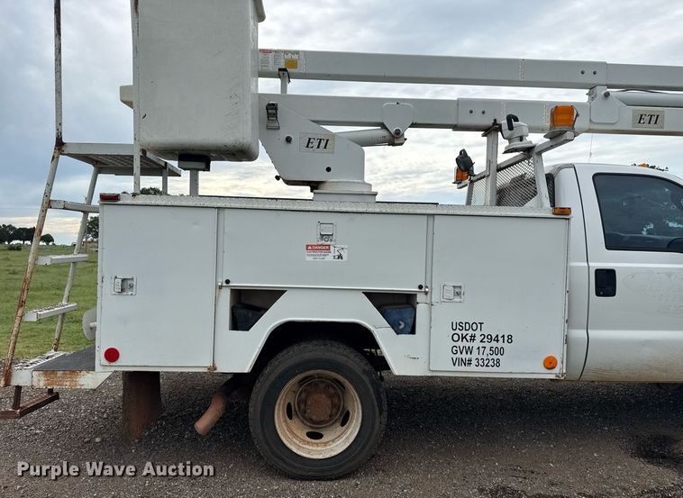 image for item DS3781 2006 Ford F550  bucket truck