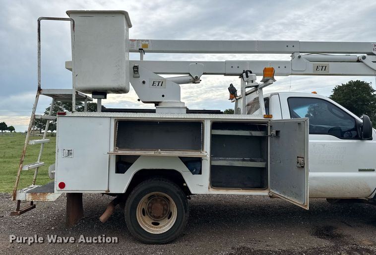 image for item DS3781 2006 Ford F550  bucket truck