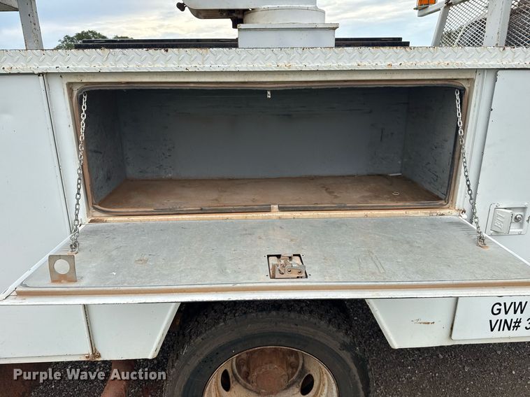 image for item DS3781 2006 Ford F550  bucket truck