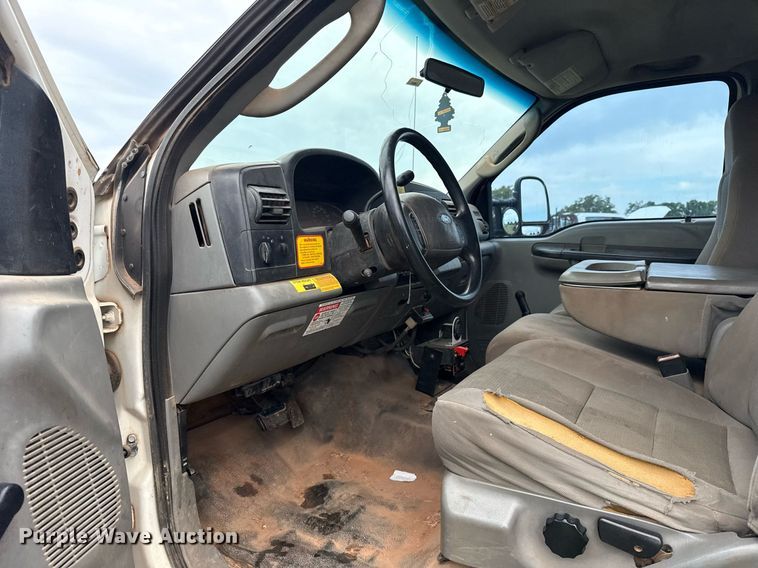 image for item DS3781 2006 Ford F550  bucket truck