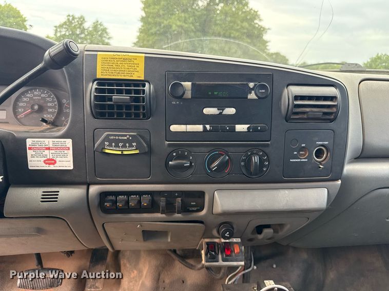 image for item DS3781 2006 Ford F550  bucket truck