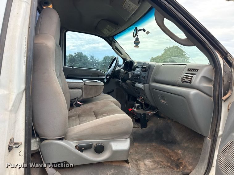 image for item DS3781 2006 Ford F550  bucket truck