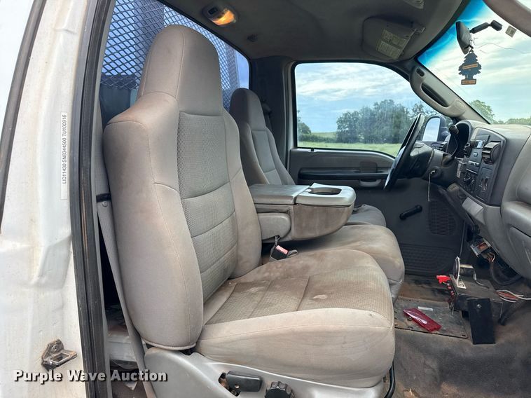 image for item DS3781 2006 Ford F550  bucket truck