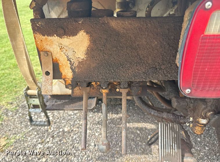 image for item DS3787 1995 Ford F800 digger derrick truck