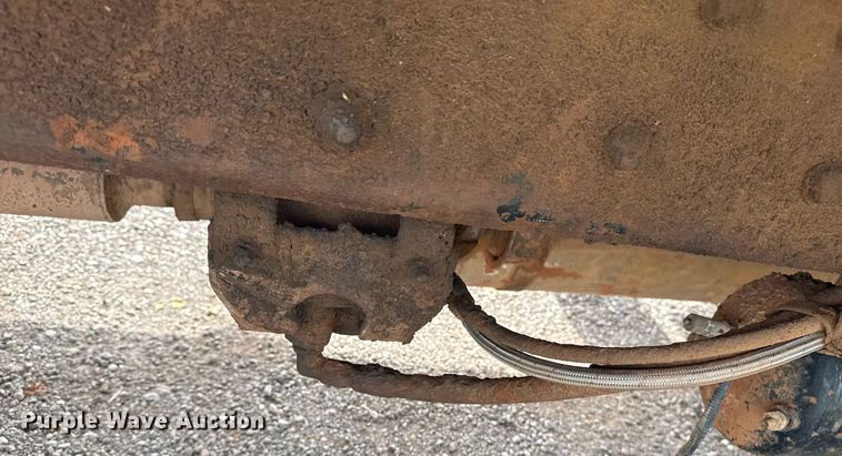 image for item DS3787 1995 Ford F800 digger derrick truck