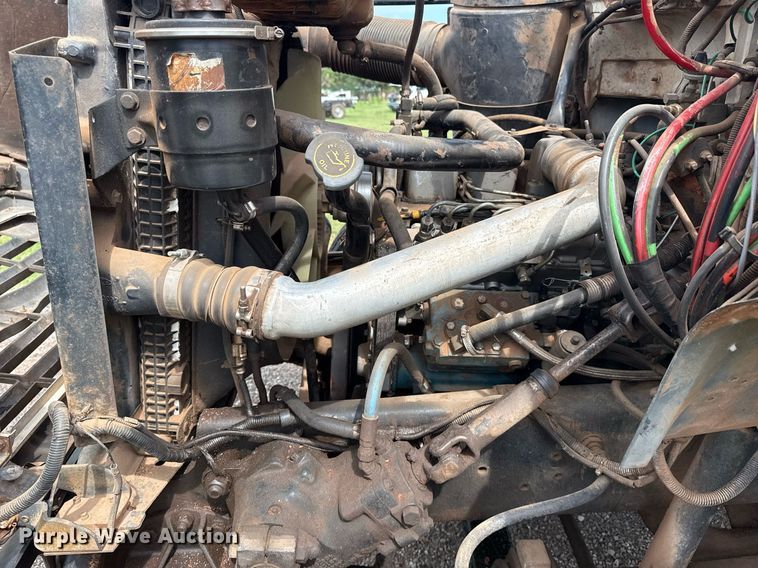 image for item DS3787 1995 Ford F800 digger derrick truck