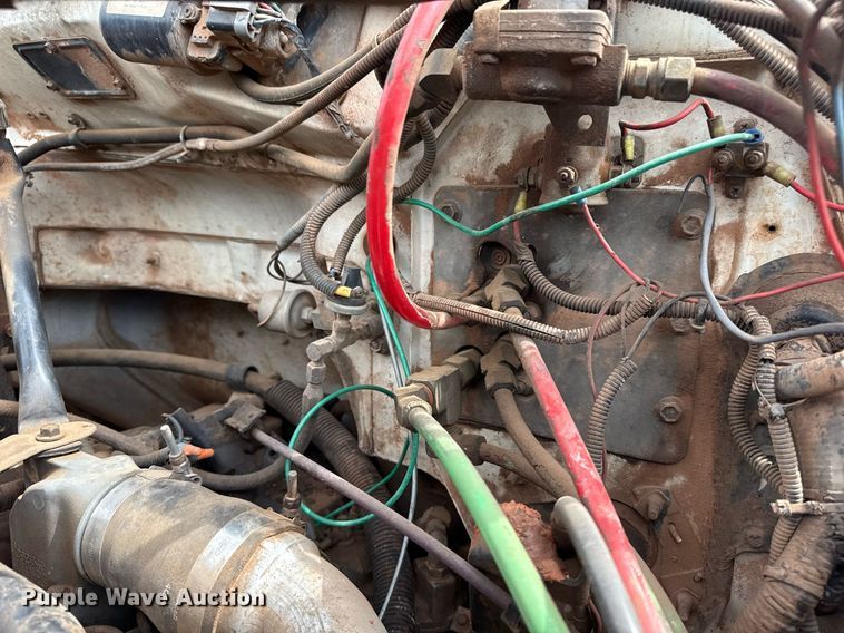 image for item DS3787 1995 Ford F800 digger derrick truck