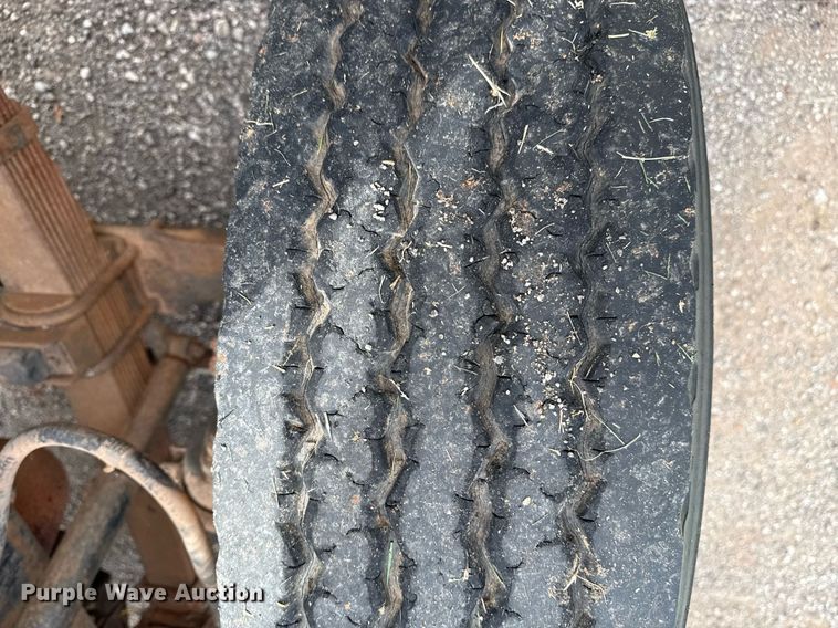 image for item DS3787 1995 Ford F800 digger derrick truck