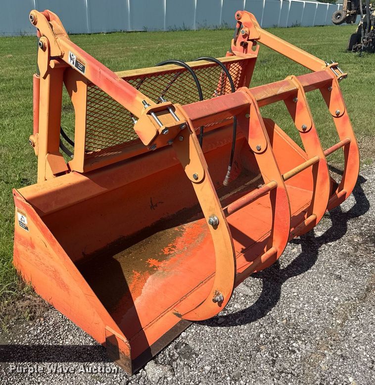 image for item DS3816 Kubota M9248 skid steer grapple bucket