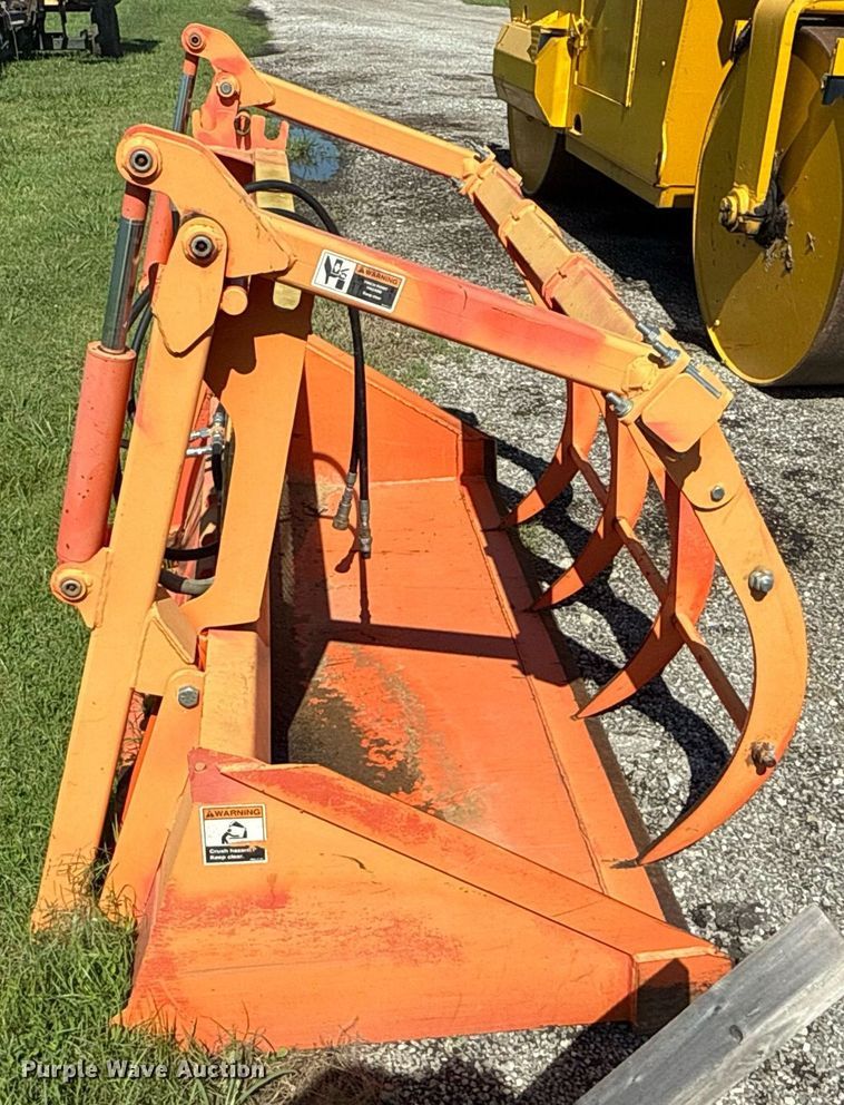 image for item DS3816 Kubota M9248 skid steer grapple bucket